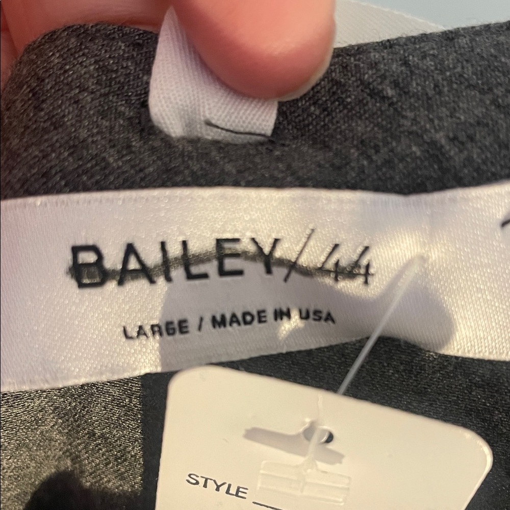 Bailey 44 Charcoal Tank with White Lace-Up Detail boutique nwt large - Picture 2 of 10